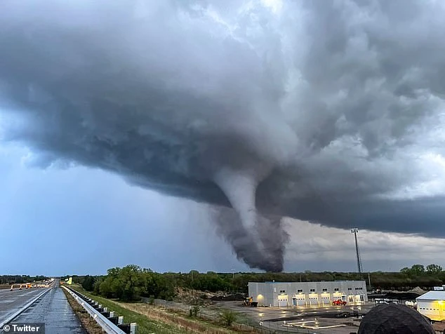 Lốc xoáy ở bang Kansas, Mỹ.