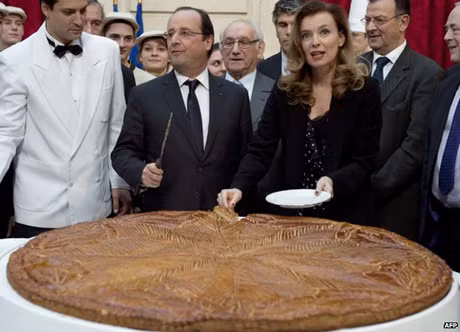 Trước khi vụ bê bối tình cảm bị vỡ lở, Tổng thống Pháp Hollande và bà Trierweiler vẫn cùng nhau tham dự một sự kiện hôm 7/1.