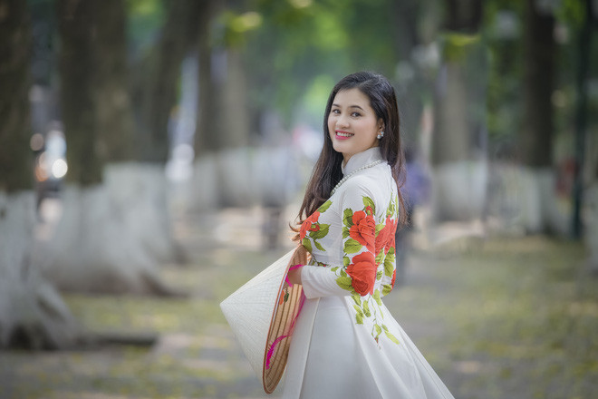 Sự thật thú vị về bức ảnh người con gái Việt xinh đẹp mặc áo dài - Ảnh 1. Sự thật thú vị về bức ảnh người con gái Việt xinh đẹp mặc áo dài - Ảnh 1.