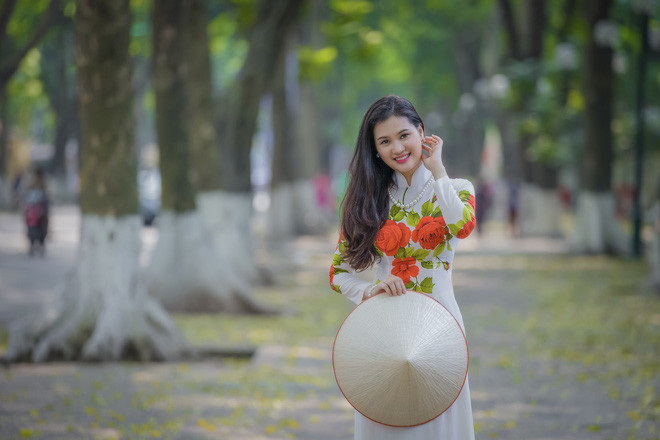 Sự thật thú vị về bức ảnh người con gái Việt xinh đẹp mặc áo dài - Ảnh 4. Sự thật thú vị về bức ảnh người con gái Việt xinh đẹp mặc áo dài - Ảnh 4.