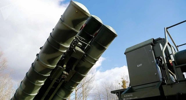 Hệ thống phòng thủ tên lửa S-400 của Nga.