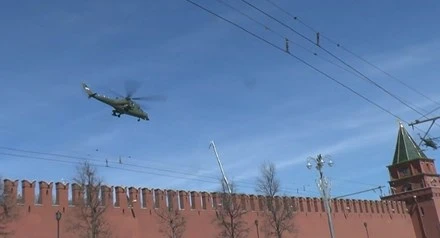 Trực thăng Mi-35MS bí mật của Nga cất cánh từ Điện Kremlin