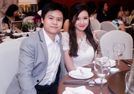 Thiếu gia Phan Thành bất ngờ cầu hôn Midu? - Ảnh 2 Thieu gia Phan Thanh bat ngo cau hon Midu? - Anh 2