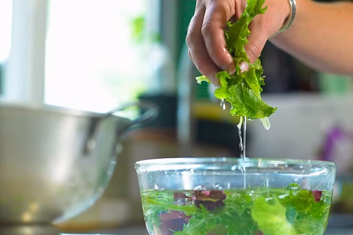 Có an toàn không khi sử dụng giấm để làm sạch rau, củ, quả?