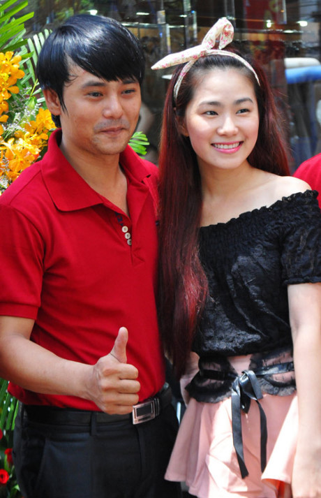 Hé lộ loạt ảnh Ưng Đại Vệ đi bán bún hồi vỡ nợ - Ảnh 5 He lo loat anh Ung Dai Ve di ban bun hoi vo no - Anh 5