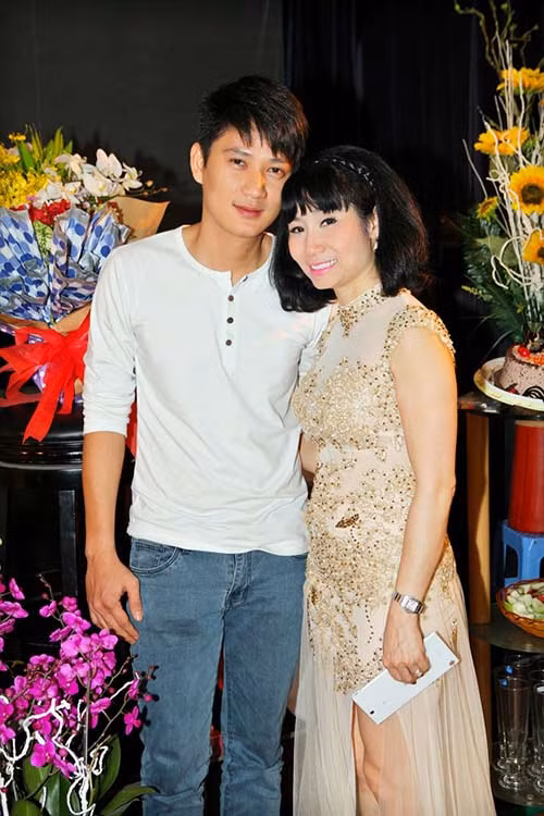 Uyên Thảo lần đầu giới thiệu bạn trai đại gia - 8
