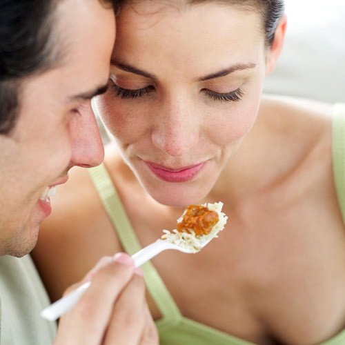 Đồ ăn cay nóng được cho là giúp kích thích sinh nở hiệu quả. (ảnh minh họa)