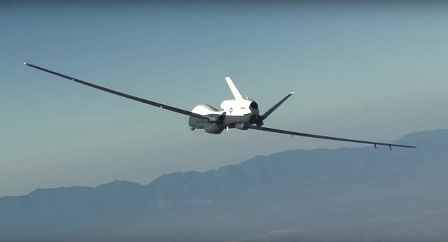 Trinh sát cơ RQ-4 Global Hawk