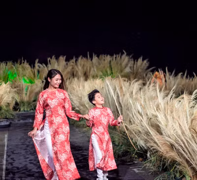 Ngam nu sinh Ha Noi duyen dang, thuot tha trong ta ao dai - Anh 7