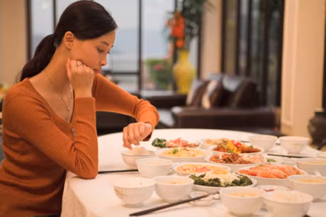 Hon nhan khong phai duong cut ma la con duong mon - Anh 1