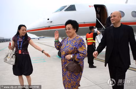 Dan sao Tay Du Ky sau 30 nam: Duong Tang chat vat kiem tien, Hang Nga hanh phuc voi chong thu hai - Anh 4