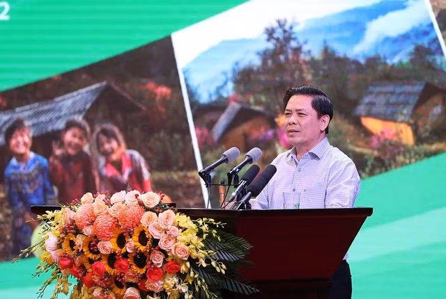 Bộ trưởng Bộ Giao thông vận tải Nguyễn Văn Thể cho biết Chính phủ, các bộ, ngành và địa phương trong Vùng đang nỗ lực, quyết liệt triển khai nhiều giải pháp xây dựng giao thông trong Vùng - Ảnh: VGP/Nhật Bắc Bộ trưởng Bộ Giao thông vận tải Nguyễn Văn Thể cho biết Chính phủ, các bộ, ngành và địa phương trong Vùng đang nỗ lực, quyết liệt triển khai nhiều giải pháp xây dựng giao thông trong Vùng - Ảnh: VGP/Nhật Bắc