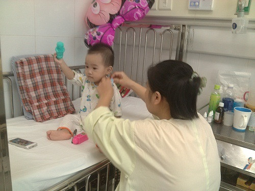 2 ca tử vong, gần 300 bệnh nhân nhập viện vì ho gà ảnh 1 2 ca tử vong, gần 300 bệnh nhân nhập viện vì ho gà - 2