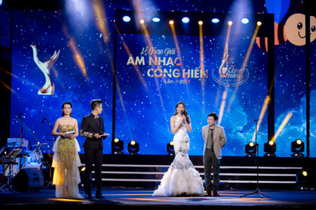 Phạm Hương diện đầm Pham Huong dien dam