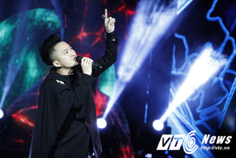 Noo Phước Thịnh vượt mặt Hồ Ngọc Hà thắng thuyết phục tại giải Cống hiến - Ảnh 13 Noo Phuoc Thinh vuot mat Ho Ngoc Ha thang thuyet phuc tai giai Cong hien - Anh 13