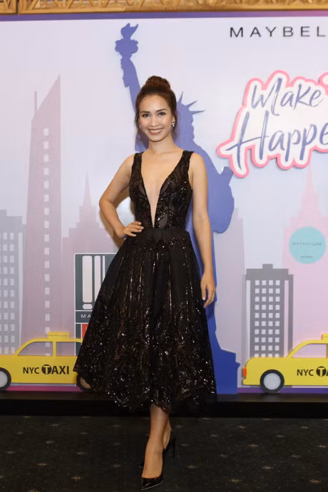 Minh Hang tai xuat rang ro voi hang hieu tien ty sau scandal bi Ha Ho chen ep - Anh 13