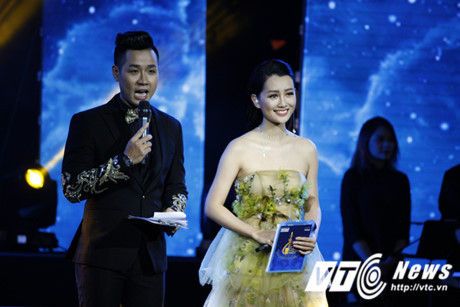 Noo Phước Thịnh vượt mặt Hồ Ngọc Hà thắng thuyết phục tại giải Cống hiến - Ảnh 5 Noo Phuoc Thinh vuot mat Ho Ngoc Ha thang thuyet phuc tai giai Cong hien - Anh 5