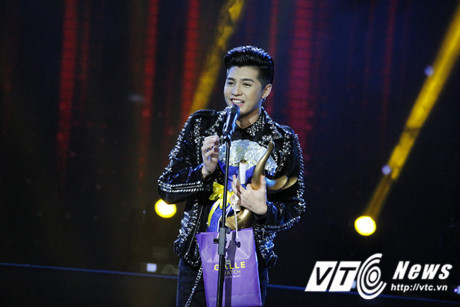 Noo Phước Thịnh vượt mặt Hồ Ngọc Hà thắng thuyết phục tại giải Cống hiến - Ảnh 1 Noo Phuoc Thinh vuot mat Ho Ngoc Ha thang thuyet phuc tai giai Cong hien - Anh 1