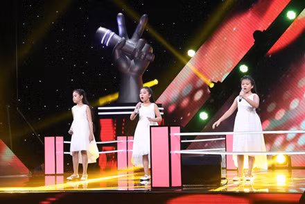 Noo Phuoc Thinh va Dong Nhi bat khoc khi phai loai thi sinh nhi - Anh 4