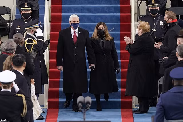 Vợ chồng phó TT Mike Pence
