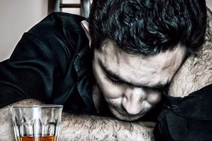 Rượu làm tăng nguy cơ khởi phát bệnh vảy nến