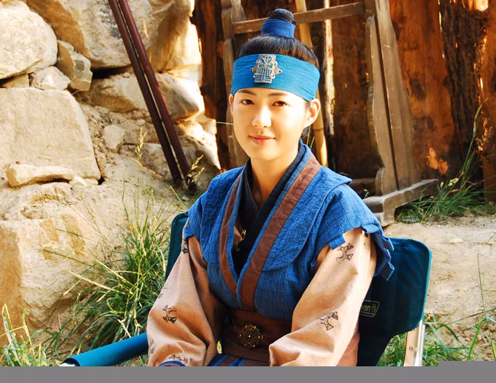 Tạo hình giả nam của nữ diễn viên Lee Yo Won trong phim