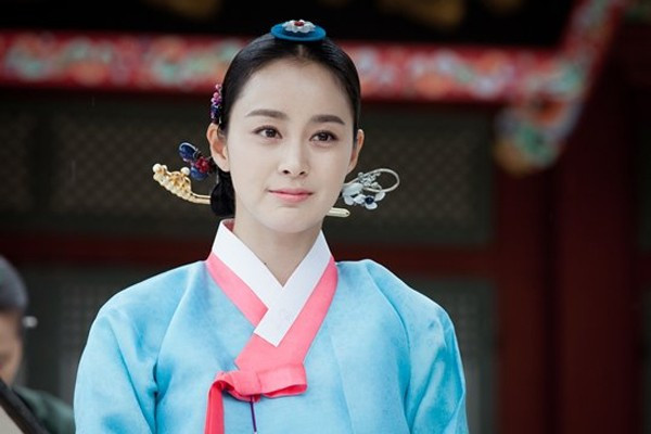 Kim Tae Hee vào vai nữ chính trong phim Tình sử Jang Ok Jung