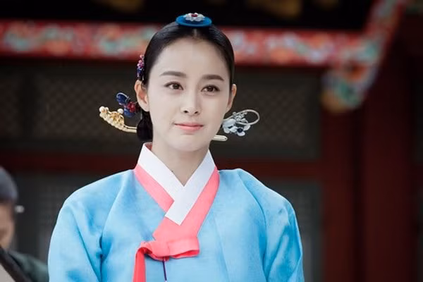 Kim Tae Hee vào vai nữ chính trong phim Tình sử Jang Ok Jung