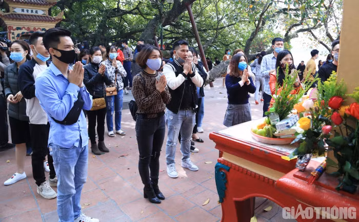 Phủ Tây Hồ là một trong những địa điểm tâm linh quan trọng đối với người dân Thủ đô.