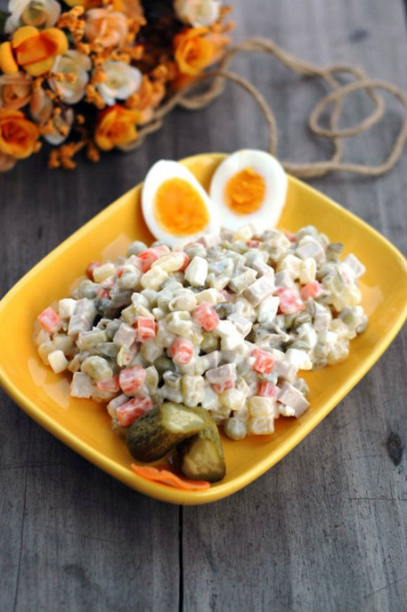 Cách làm món salad Nga truyền thống chuẩn vị tại nhà - Ảnh 7 Cach lam mon salad Nga truyen thong chuan vi tai nha - Anh 7