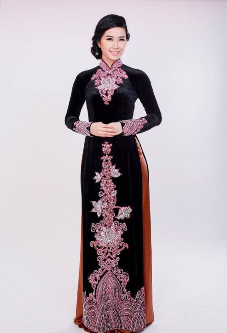 Cách chọn áo dài ăn hỏi cho mẹ cô dâu, chú rể - Ảnh 1 Cach chon ao dai an hoi cho me co dau, chu re - Anh 1