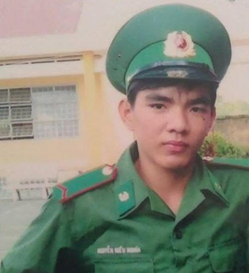 Kỳ lạ thanh niên 23 tuổi bỗng dưng biến thành ông lão - 2