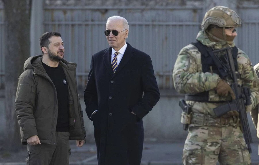 Tổng thống Ukraine Vladimir Zelensky và Tổng thống Mỹ Joe Biden. (Ảnh: AP).