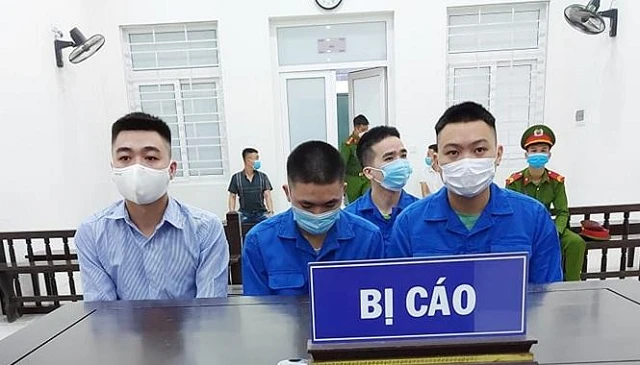 Các bị cáo.