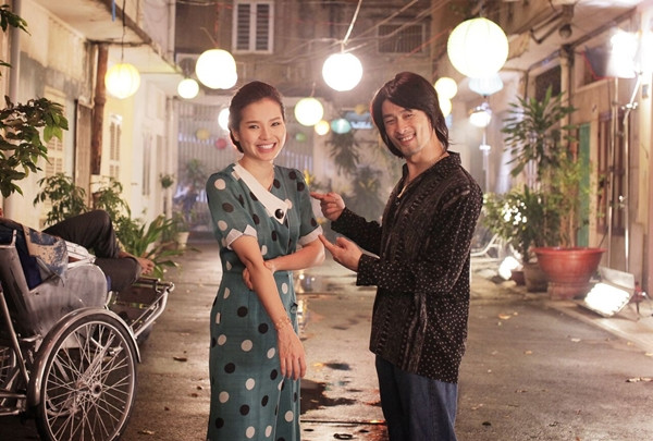 Thái Hòa, Johnny Trí Nguyễn râu tóc xồm xoàm tranh giành người đẹp ảnh 1 Thái Hòa, Johnny Trí Nguyễn râu tóc xồm xoàm tranh giành người đẹp ảnh 1