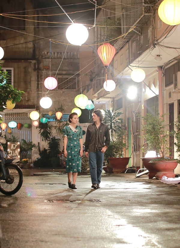 Thái Hòa, Johnny Trí Nguyễn râu tóc xồm xoàm tranh giành người đẹp ảnh 3 Thái Hòa, Johnny Trí Nguyễn râu tóc xồm xoàm tranh giành người đẹp ảnh 3
