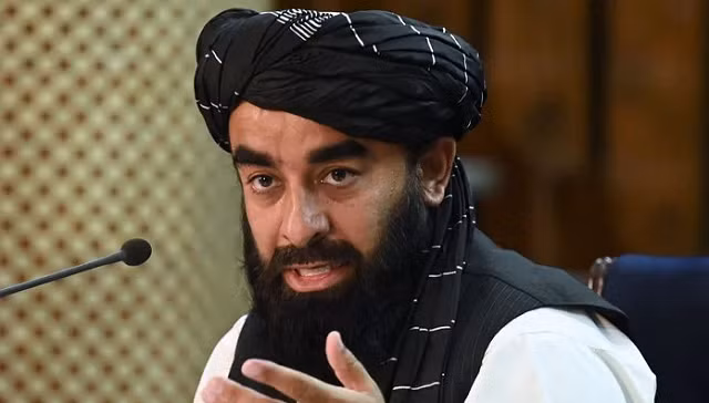 Thứ trưởng Bộ Thông tin và Văn hóa Zabihullah Mujahid của Taliban.