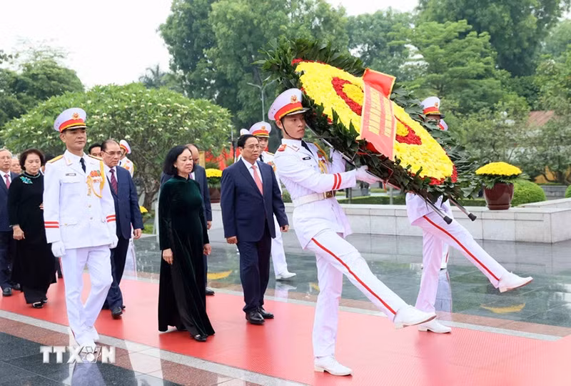 Lãnh đạo Đảng, Nhà nước vào Lăng viếng Chủ tịch Hồ Chí Minh, viếng liệt sỹ 