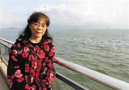 Nhà văn Đỗ Hồng. Ảnh: People Daily
