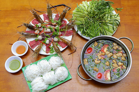 Món ngon trong tuần: Bánh bột lọc nhân tôm, bánh ướt cuốn thịt nướng, bún mắm nêm - Ảnh 8 Mon ngon trong tuan: Banh bot loc nhan tom, banh uot cuon thit nuong, bun mam nem - Anh 8