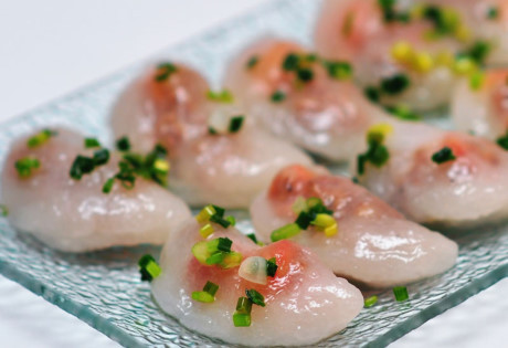 Món ngon trong tuần: Bánh bột lọc nhân tôm, bánh ướt cuốn thịt nướng, bún mắm nêm - Ảnh 4 Mon ngon trong tuan: Banh bot loc nhan tom, banh uot cuon thit nuong, bun mam nem - Anh 4