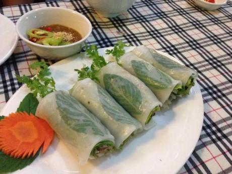 Món ngon trong tuần: Bánh bột lọc nhân tôm, bánh ướt cuốn thịt nướng, bún mắm nêm - Ảnh 1 Mon ngon trong tuan: Banh bot loc nhan tom, banh uot cuon thit nuong, bun mam nem - Anh 1