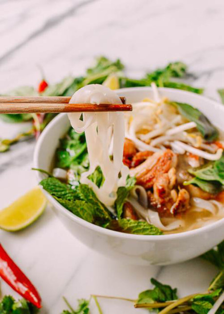 20 phút là có ngay phở gà chiên lạ miệng cho bữa sáng - Ảnh 6 20 phut la co ngay pho ga chien la mieng cho bua sang - Anh 6