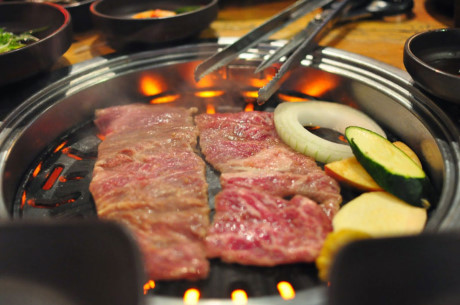 Món ngon trong tuần: Bánh bột lọc nhân tôm, bánh ướt cuốn thịt nướng, bún mắm nêm - Ảnh 5 Mon ngon trong tuan: Banh bot loc nhan tom, banh uot cuon thit nuong, bun mam nem - Anh 5