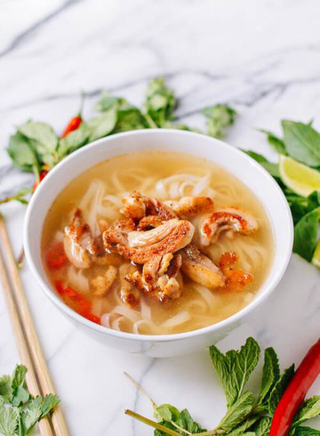20 phút là có ngay phở gà chiên lạ miệng cho bữa sáng - Ảnh 4 20 phut la co ngay pho ga chien la mieng cho bua sang - Anh 4
