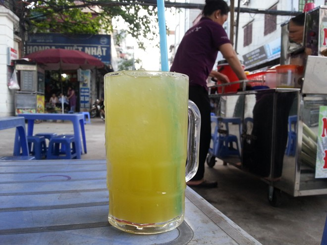 Nước mía không chỉ có tác dụng giải nhiệt, còn giúp cơ thể bạn chống lại mệt mỏi, giải độc gan, hỗ trợ tiêu hóa, chống sâu răng... Ảnh: Ngọc Lan. Nước mía không chỉ có tác dụng giải nhiệt, còn giúp cơ thể bạn chống lại mệt mỏi, giải độc gan, hỗ trợ tiêu hóa, chống sâu răng... Ảnh: Ngọc Lan.