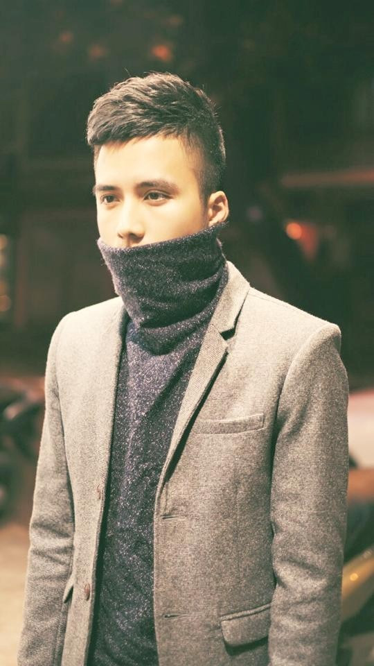 Đang thành công trong lĩnh vực diễn xuất, Mạnh Quân bất ngờ chuyển hướng sang làm ca sĩ. Tuy nhiên, may mắn không mỉm cười với anh. Hiện tại, hot boy Hà Thành là một trong những nhân vật chủ chốt của bộ phim sitcom 5S Online với vai Quyết đại ca. Đang thành công trong lĩnh vực diễn xuất, Mạnh Quân bất ngờ chuyển hướng sang làm ca sỹ. Tuy nhiên, may mắn không mỉm cười với anh. Hiện tại, chàng trai này là một trong những nhân vật chủ chốt của bộ phim sitcom 5s Online với vai Quyết đại ca.