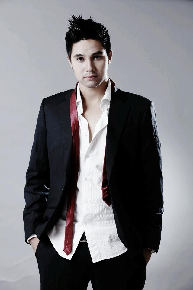 Đầu năm 2014, Baggio bất ngờ tuyên bố kết hôn, khiến các fan nữ tiếc nuối. Thời kì đầu bước vào cuộc sống hôn nhân, Baggio gặp phải rất nhiều scandal gây sóng gió dư luận. Đến giữa năm 2015, chàng trai này tuyên bố rút khỏi thế giới giải trí. Đầu năm 2014, Baggio bất ngờ tuyên bố kết hôn, khiến các fan nữ tiếc nuối. Thời kì đầu bước vào cuộc sống hôn nhân, Baggio gặp phải rất nhiều scandal gây sóng gió dư luận. Đến giữa năm 2015, chàng trai này tuyên bố rút khỏi thế giới giải trí để bảo vệ hạnh phúc gia đình mình.