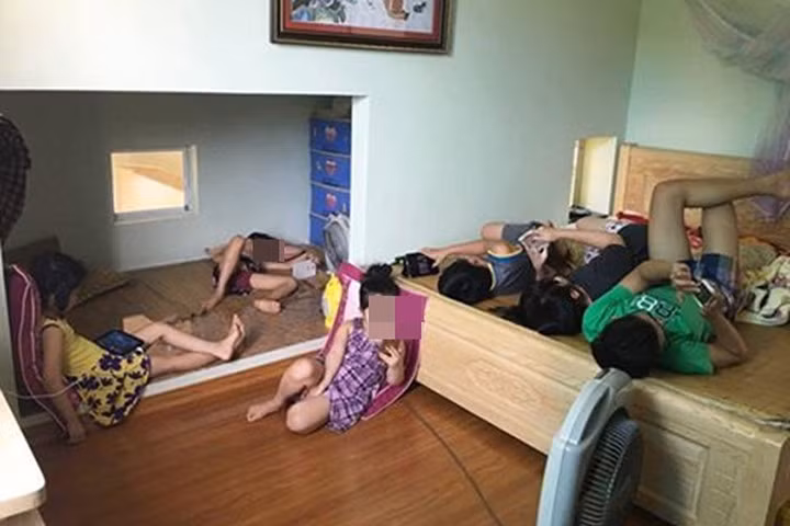 Nhìn hình ảnh này bạn sẽ giật mình về cuộc sống trẻ em hiện đại