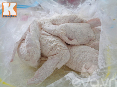 Cánh gà nhồi thịt sốt nước mắm đầy hấp dẫn - Ảnh 6 Canh ga nhoi thit sot nuoc mam day hap dan - Anh 6